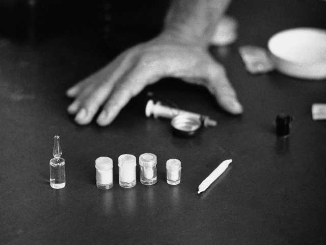 Ảnh 2 của Lạm dụng ma túy (morphine, heroin)