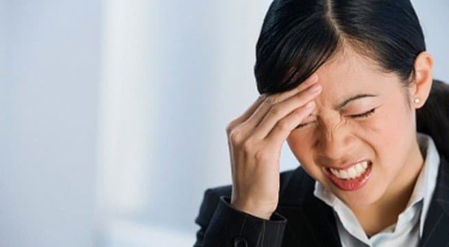 Chữa đau đầu, đau nửa đầu hiệu quả bằng tác động cột sống