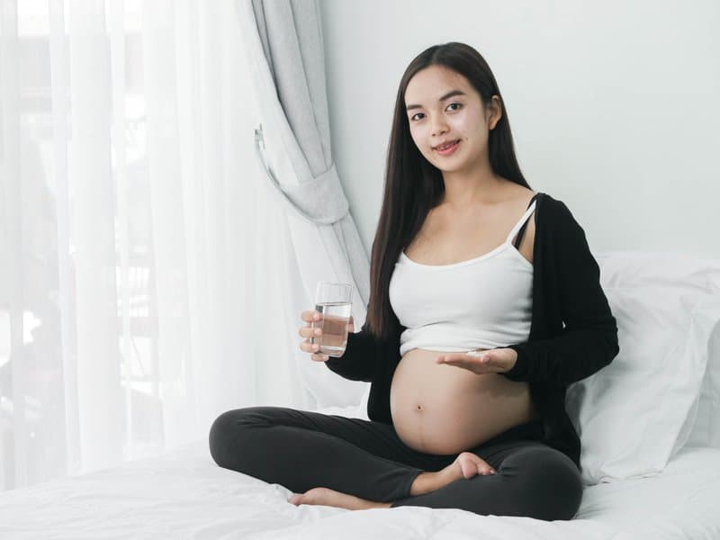 Uống thuốc trong khi mang thai: Những điều mẹ bầu cần lưu ý