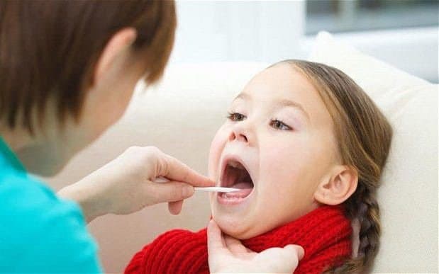 Amidan to ở trẻ có lên cắt không?