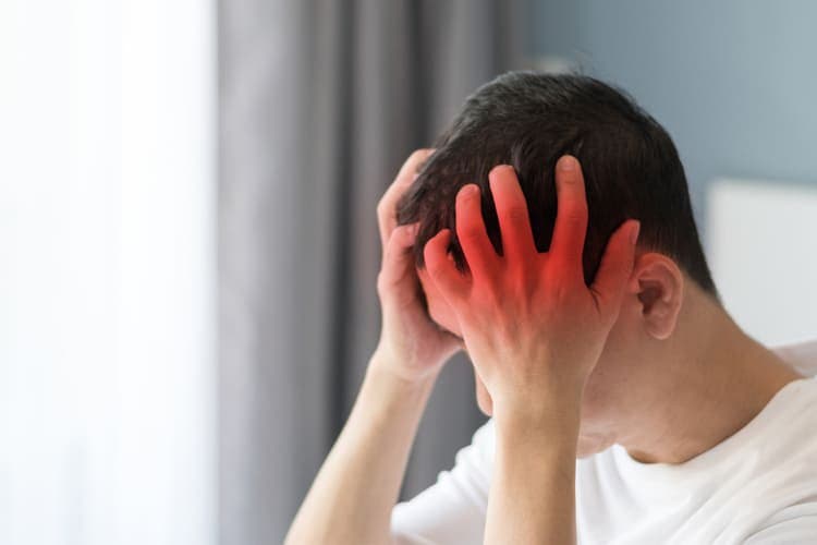 Đau đầu kéo dài có cần chụp cộng hưởng từ não?