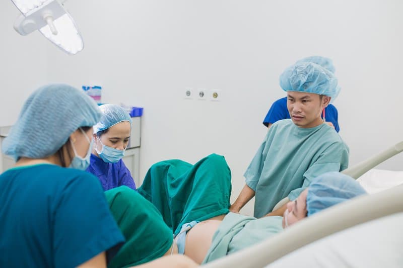 Các giai đoạn của quá trình chuyển dạ khi sinh