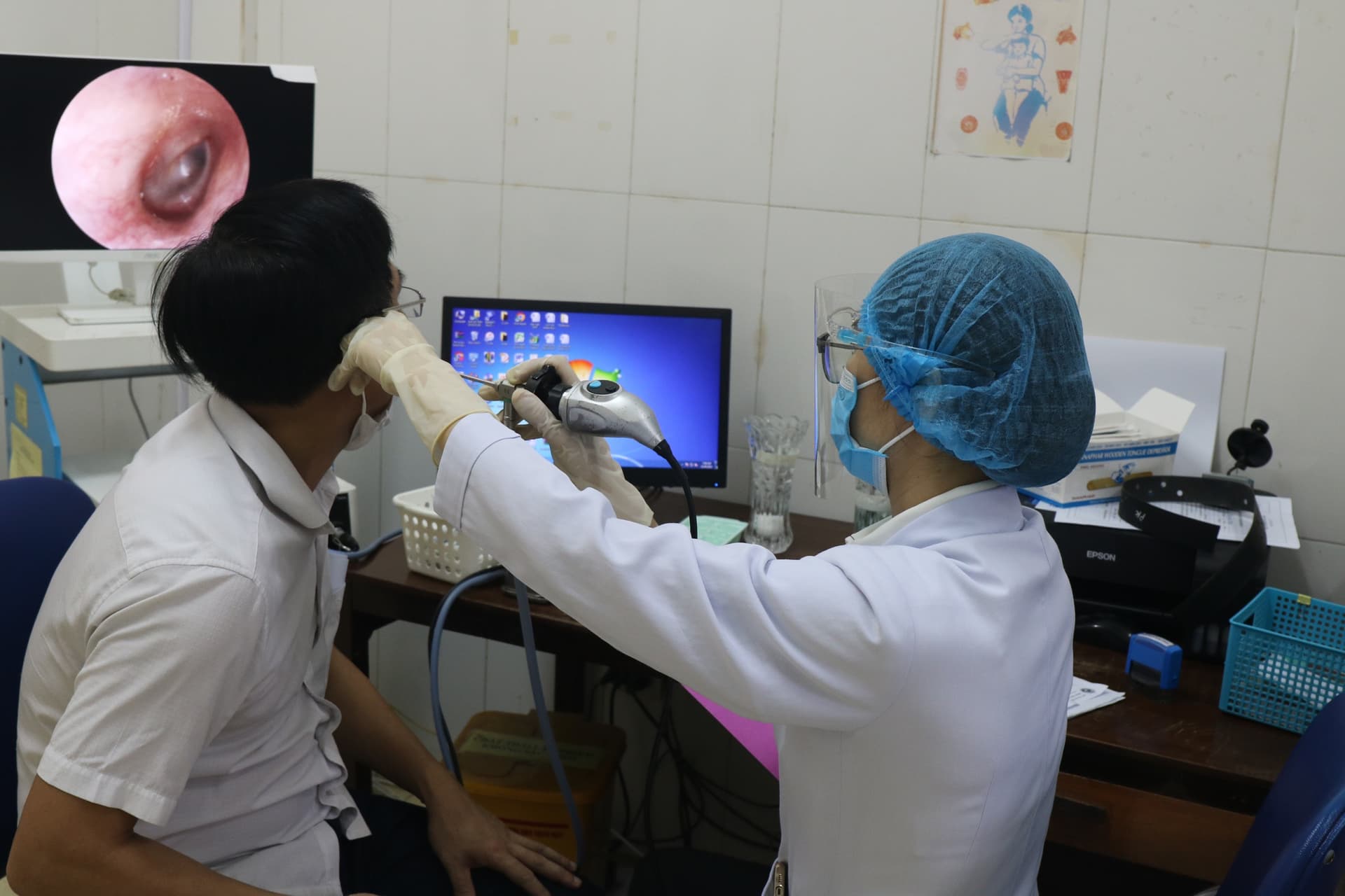 Giá nội soi Tai Mũi Họng bao nhiêu? Xem bảng giá tại 6 địa chỉ uy tín ở Hà Nội.