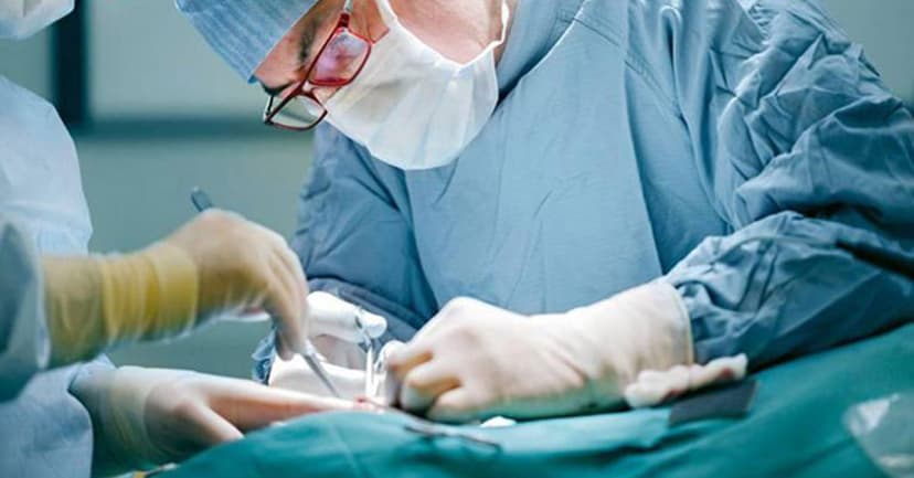 7 Bác Sĩ Phẫu Thuật Cột Sống Xuất Sắc Tại TP.HCM
