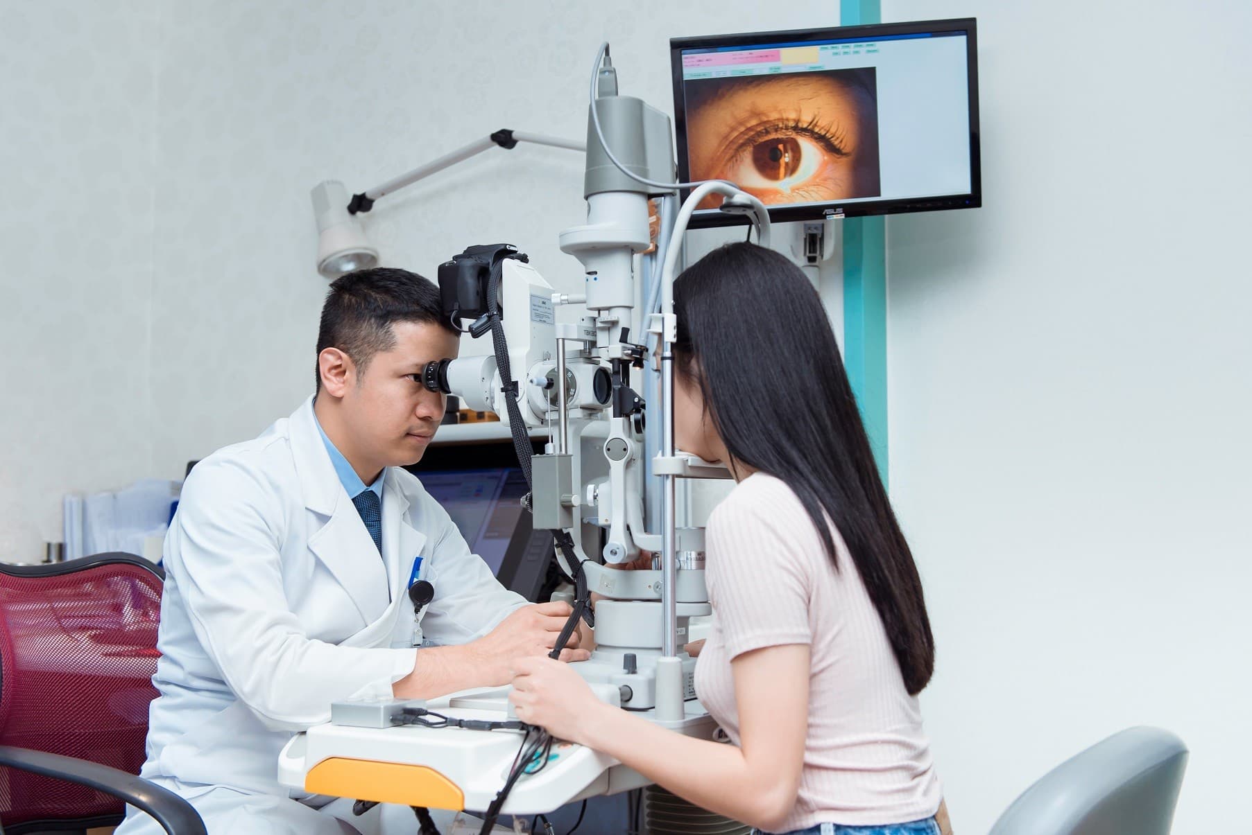 Top 9 bác sĩ Mắt uy tín và có chuyên môn cao tại Hà Nội