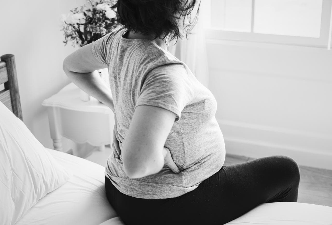 Chứng đau lưng ở phụ nữ: hiểu đúng để điều trị đúng