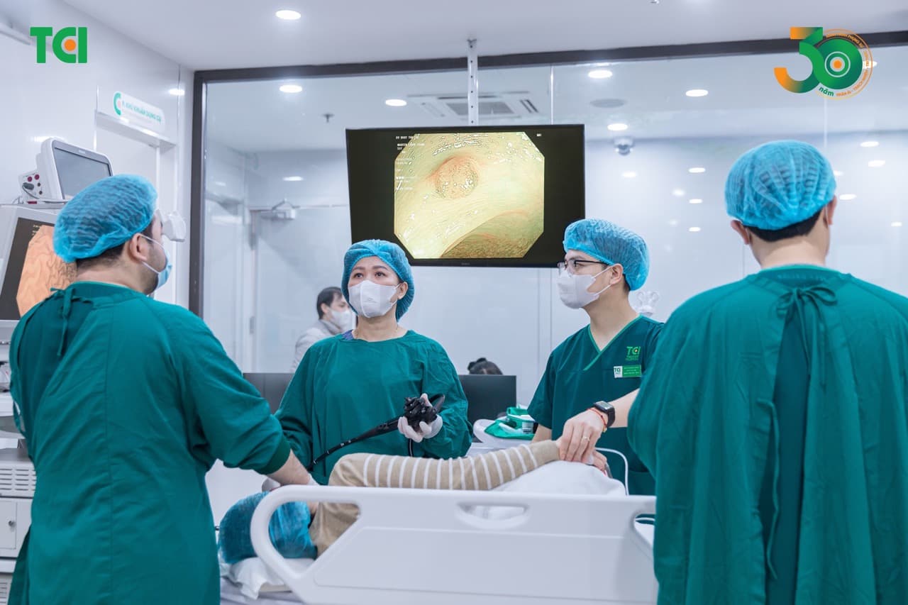 Nội soi tiêu hóa phát hiện sớm ung thư với Endocyto 520x tại Hệ thống Y tế Thu Cúc TCI