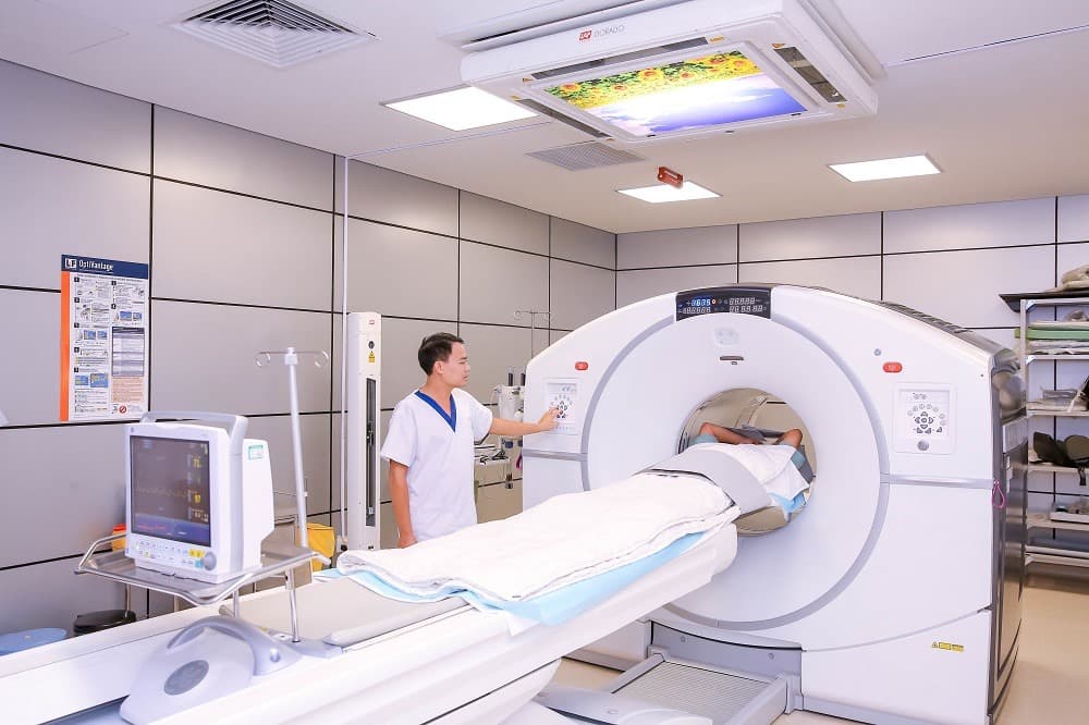 Chụp PET/CT là gì? Quy trình, Chi phí và 6 Lưu ý quan trọng người bệnh cần biết