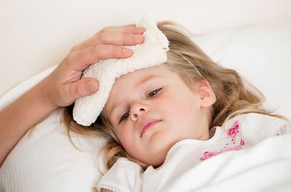 Co giật do sốt cao ở trẻ nhỏ: Cách Sơ cứu tại nhà