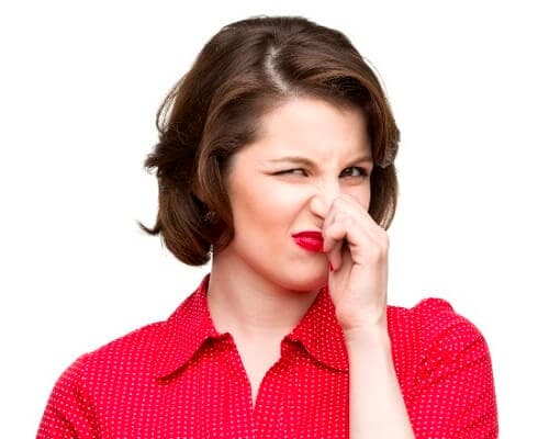 Khí hư có mùi hôi: Nguyên nhân và cách điều trị phụ nữ nên biết