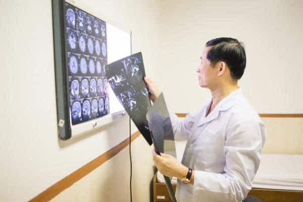 Ngoại thần kinh cột sống Phòng khám Vietlife