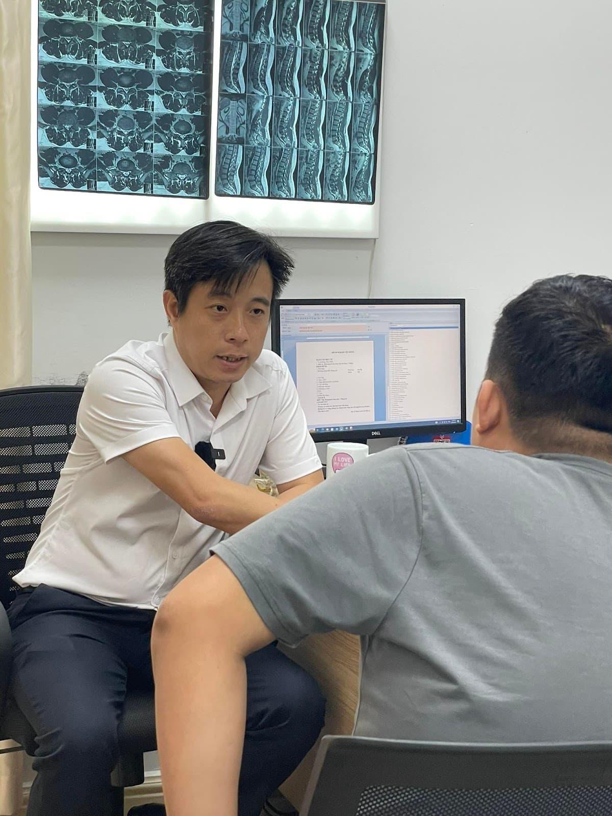 ThS.BS. Đinh Trọng Tuyên - Chuyên Gia hàng đầu trong Điều Trị Bảo Tồn Thoát Vị Đĩa Đệm