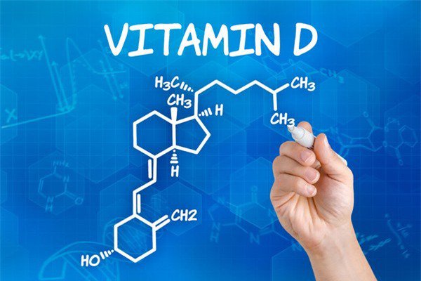 Vitamin D liều cao liệu có lợi cho bệnh nhân mắc ung thư đại trực tràng? - ảnh 1
