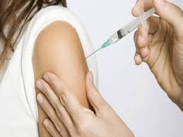 5 loại vắc-xin nên tiêm cho phụ nữ sau tuổi 40
