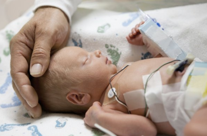 Suy hô hấp cấp ở trẻ sơ sinh - Nguyên nhân, triệu chứng và điều trị