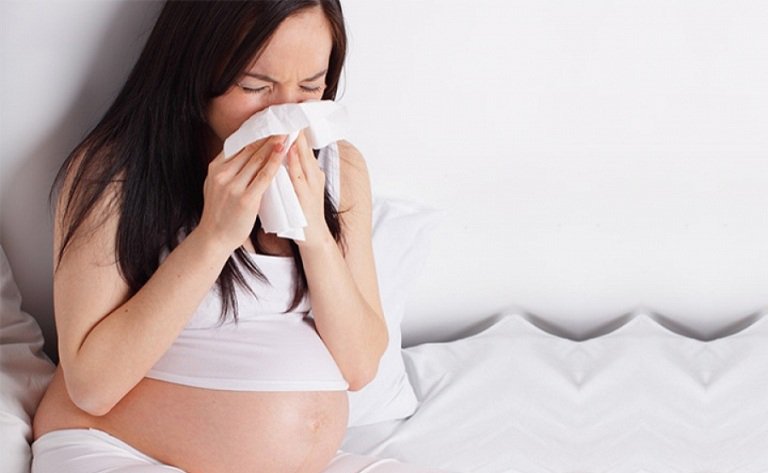 Mẹo giảm triệu chứng viêm mũi dị ứng khi mang thai