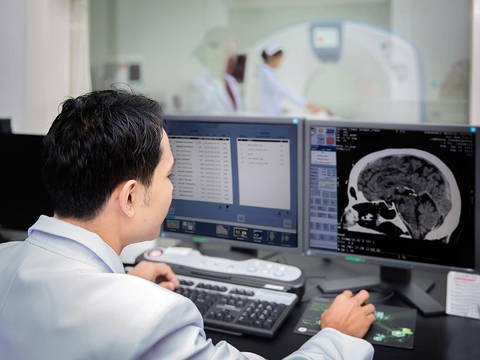 Vai trò của chụp cộng hưởng từ trong chấn thương sọ não - ảnh 1