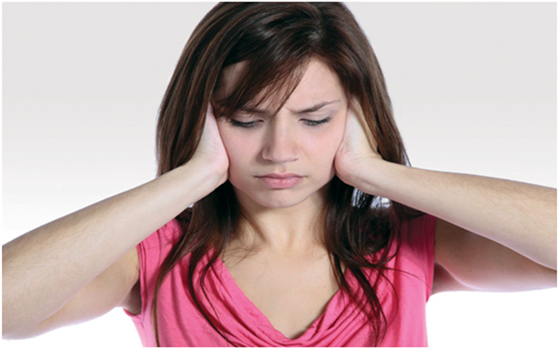 Vì sao viêm họng dẫn đến ù tai?