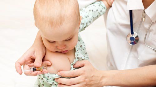 Tiêm vắc xin phối hợp cùng với huyết thanh cho trẻ sinh ra từ mẹ bị viêm gan B