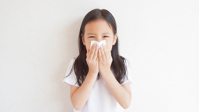 Cần lưu ý gì khi điều trị viêm mũi dị ứng ở trẻ?