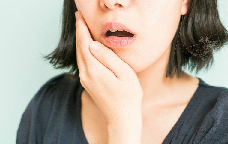 Khi nào nhổ răng khôn mọc lệch? và khi nào không lên nhổ răng khôn? - ảnh 1