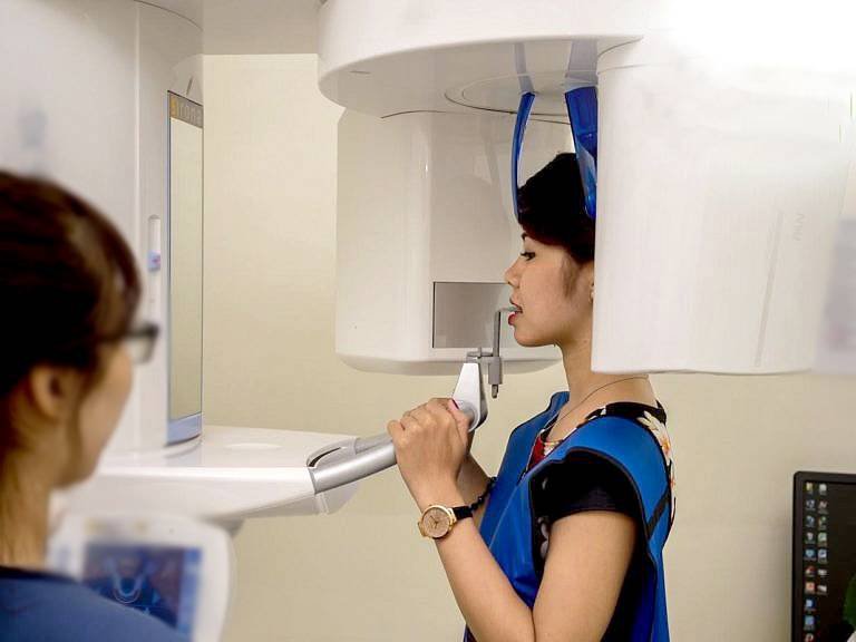 Quy trình chụp X quang răng được thực hiện như thế nào? - ảnh 2